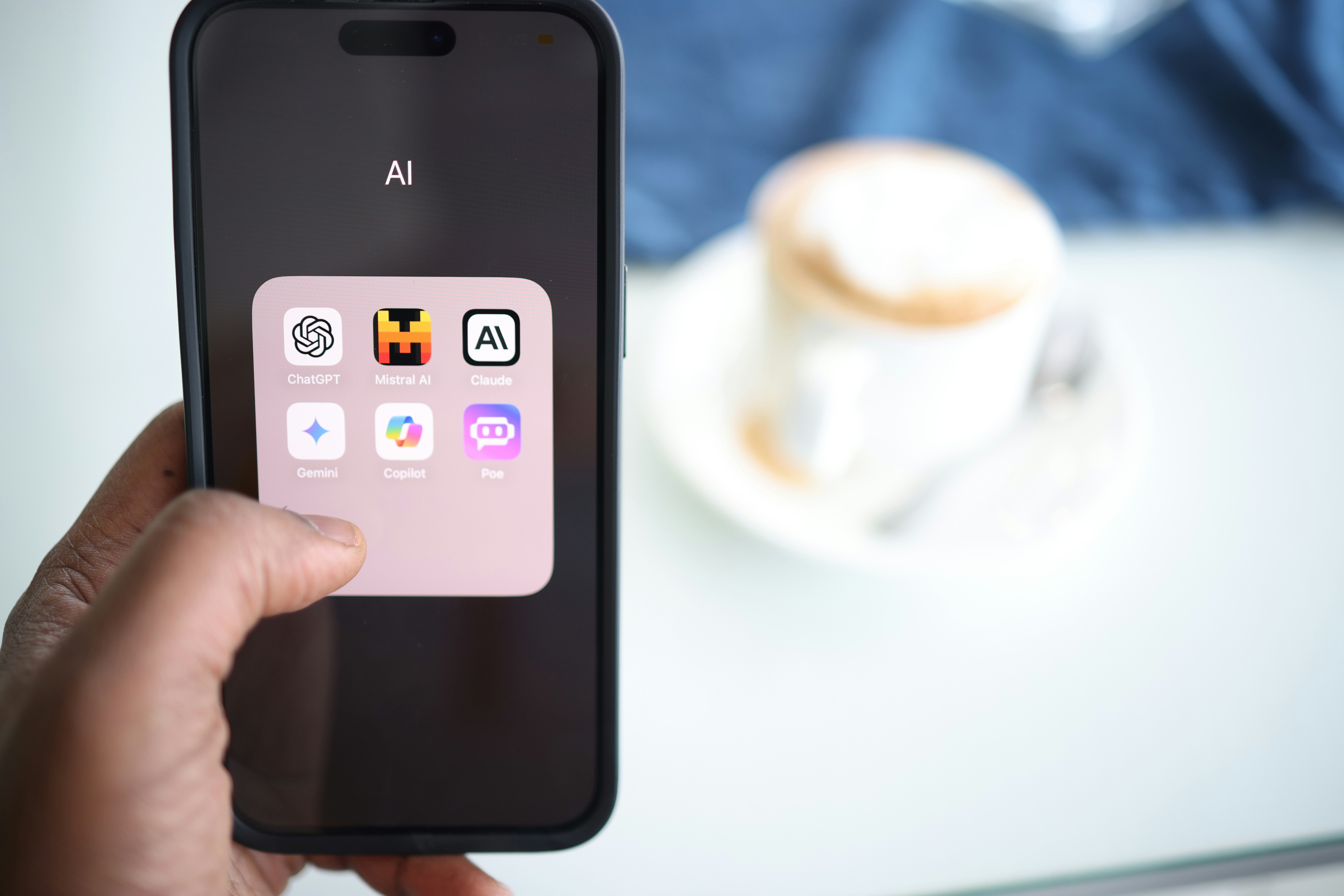Phone with AI on the Home Screen